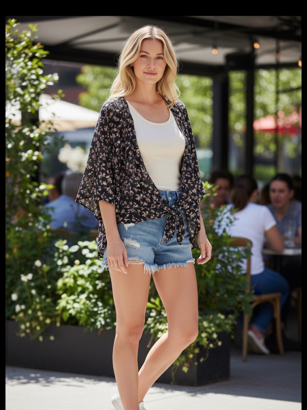 👗American Eagle Outfitters Black Floral Tie-Front Blouse